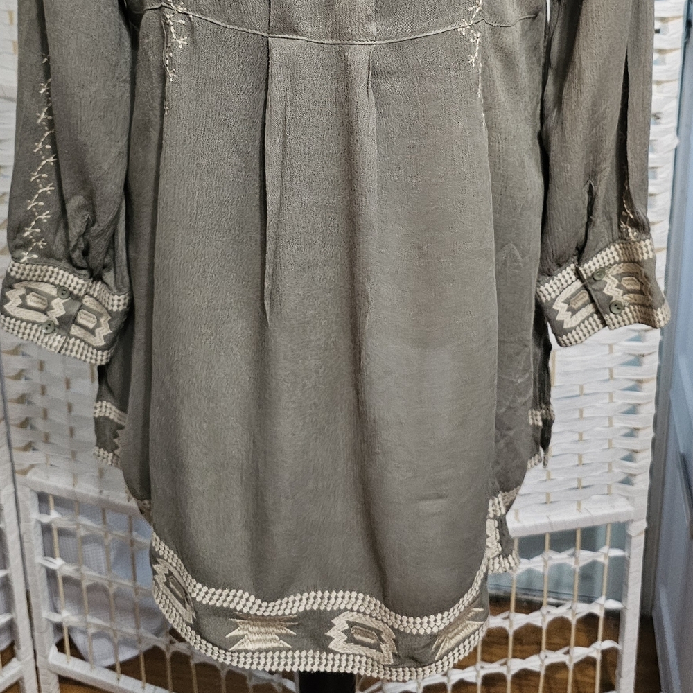 Monoreno Muted Olive Green Boho Hippie Embroidered Tunic - Picture 5 of 9